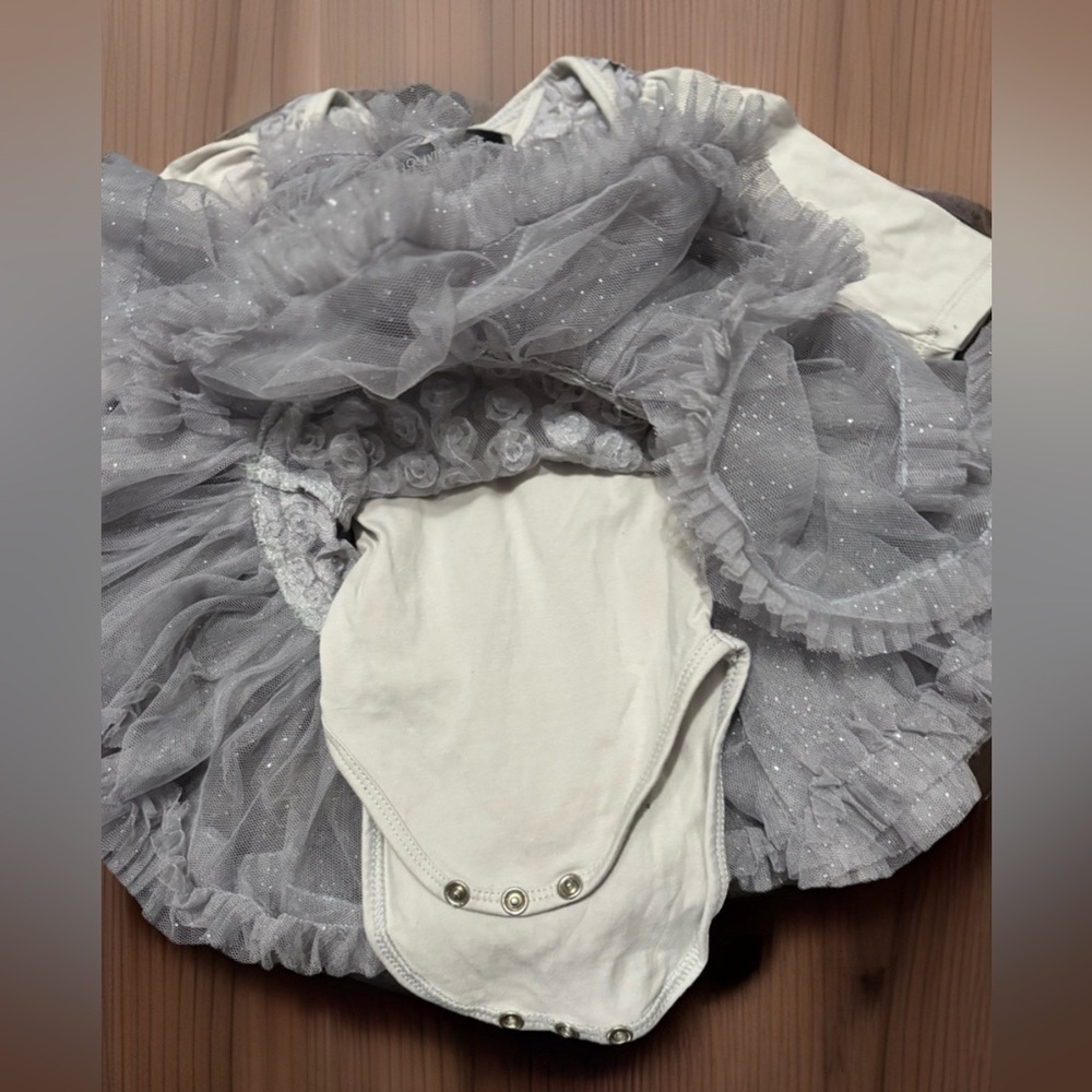 Olivia Rose Fancy Christmas Baby Dress onesie Grey Tulle size 3-6 months - Picture 2 of 5
